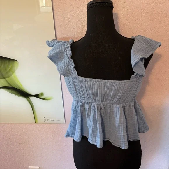 shirt size small - Picture 3 of 5